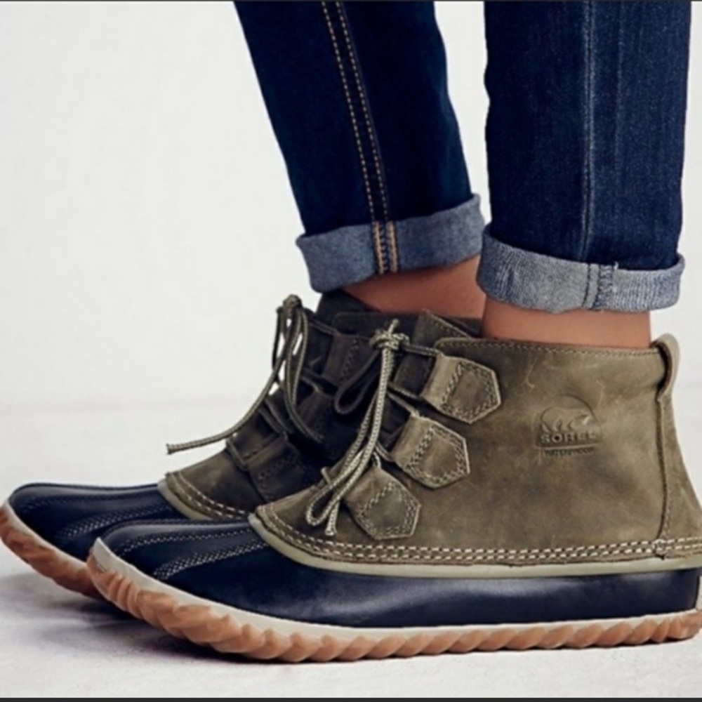 Sorel Green and Black Winter Boots